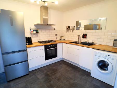 2 bedroom Semi-detached house for sale in Grizedale Grove, Bingham, Nottingham