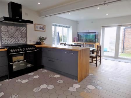 3 bedroom Semi-detached bungalow for sale in Fields Drive, Aslockton, Nottingham