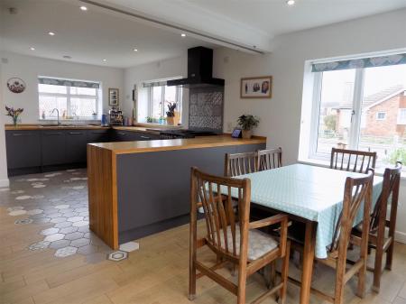 3 bedroom Semi-detached bungalow for sale in Fields Drive, Aslockton, Nottingham