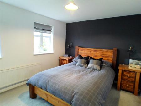 4 bedroom Detached house for sale in Kestrel Drive, Bingham, Nottingham