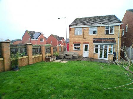 4 bedroom Detached house for sale in Kestrel Drive, Bingham, Nottingham