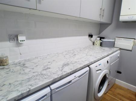 4 bedroom Detached house for sale in Kestrel Drive, Bingham, Nottingham