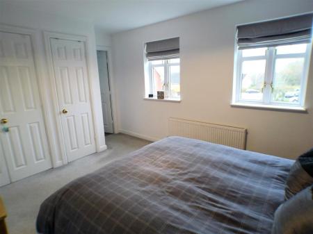 4 bedroom Detached house for sale in Kestrel Drive, Bingham, Nottingham