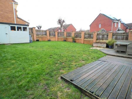 4 bedroom Detached house for sale in Kestrel Drive, Bingham, Nottingham