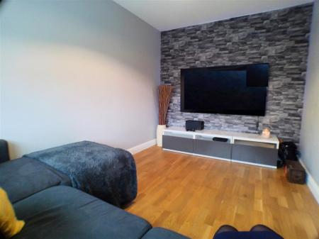 4 bedroom Detached house for sale in Kestrel Drive, Bingham, Nottingham