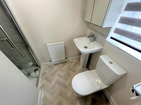 3 bedroom Semi-detached house for sale in Squires Grove, Bingham, Nottingham