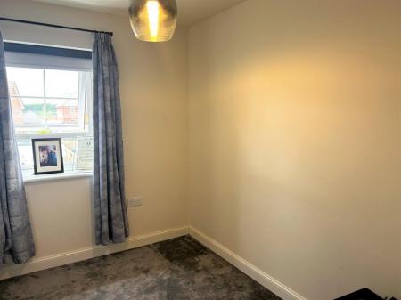 3 bedroom Semi-detached house for sale in Squires Grove, Bingham, Nottingham