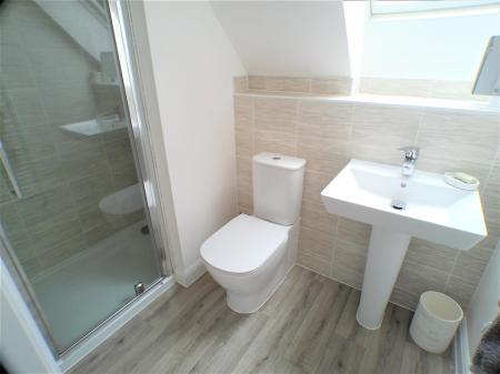 6 bedroom Detached house for sale in Cowdell Grove, Bingham