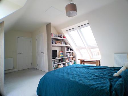 6 bedroom Detached house for sale in Cowdell Grove, Bingham