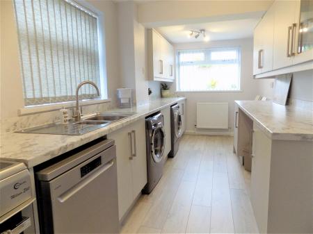 3 bedroom Semi-detached house for sale in Cooper Close, Cropwell Bishop, Nottingham