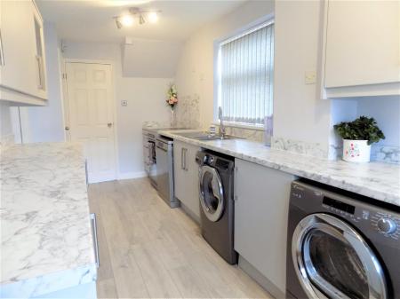 3 bedroom Semi-detached house for sale in Cooper Close, Cropwell Bishop, Nottingham