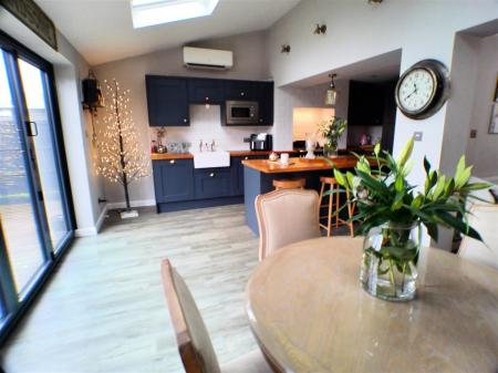 3 bedroom Detached house for sale in Milburn Grove, Bingham, Nottingham