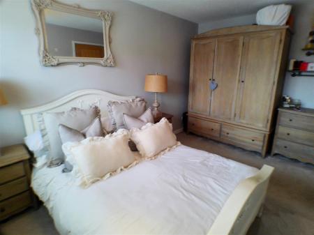 3 bedroom Detached house for sale in Milburn Grove, Bingham, Nottingham