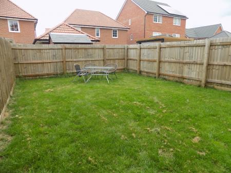 3 bedroom Semi-detached house to let in Squires Grove, Bingham, NG13