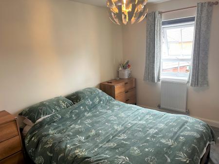 3 bedroom Semi-detached house to let in Squires Grove, Bingham, NG13