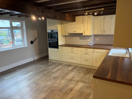 3 bedroom Farm House to let in Chapel Lane,, Bingham, NG13