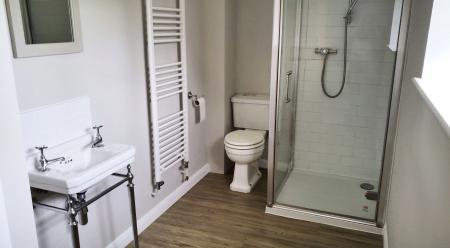 3 bedroom Farm House to let in Chapel Lane,, Bingham, NG13