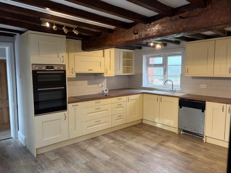 3 bedroom Farm House to let in Chapel Lane,, Bingham, NG13