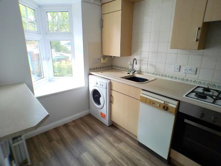2 bedroom Terraced House to let in Honeysuckle Grove, Bingham, NG13