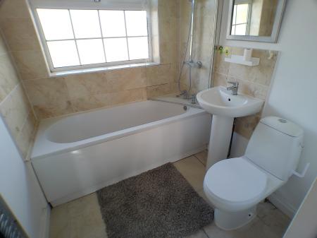2 bedroom Terraced House to let in Rockingham Grove, Bingham, NG13
