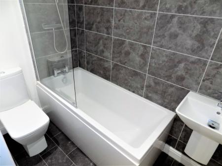 2 bedroom Terraced House to let in Langdale Grove, Bingham, NG13