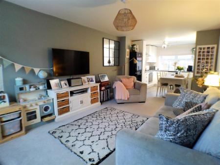 2 bedroom Semi-detached house for sale in Cabourn Drive, Bingham, Nottingham