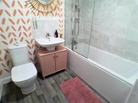2 bedroom Semi-detached house for sale in Cabourn Drive, Bingham, Nottingham