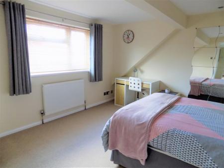 5 bedroom Detached house for sale in Chapel Street, Bottesford, Nottingham