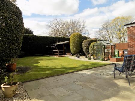 5 bedroom Detached house for sale in Chapel Street, Bottesford, Nottingham