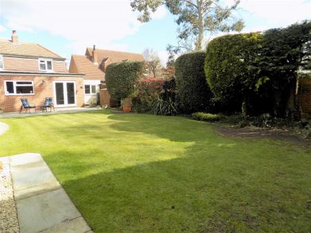 5 bedroom Detached house for sale in Chapel Street, Bottesford, Nottingham