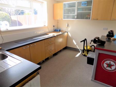 5 bedroom Detached house for sale in Chapel Street, Bottesford, Nottingham