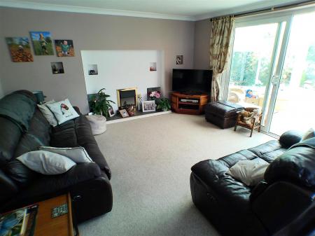 4 bedroom Detached house for sale in Fairfield Street, Bingham, Nottingham