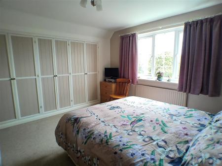 4 bedroom Detached house for sale in Fairfield Street, Bingham, Nottingham