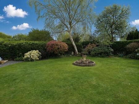 4 bedroom Detached house for sale in Fairfield Street, Bingham, Nottingham
