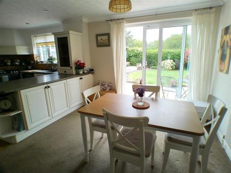 4 bedroom Detached house for sale in Fairfield Street, Bingham, Nottingham