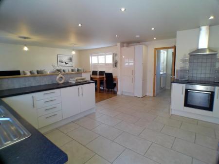 3 bedroom Detached bungalow for sale in Albert Street, Bottesford, Nottingham