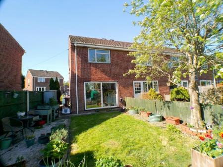 2 bedroom End of terrace house for sale in Langdale Grove, Bingham, Nottingham