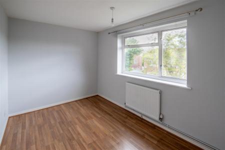 2 bedroom End of terrace house for sale in Langdale Grove, Bingham, Nottingham