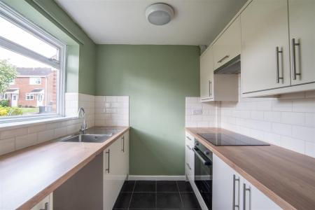 2 bedroom End of terrace house for sale in Langdale Grove, Bingham, Nottingham