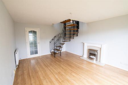 2 bedroom End of terrace house for sale in Langdale Grove, Bingham, Nottingham