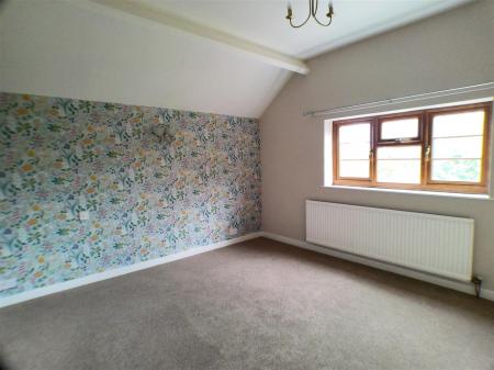 2 bedroom Cottage for sale in Belvoir Road, Bottesford, Nottingham