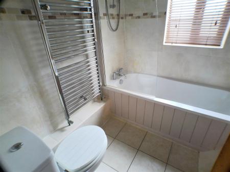 2 bedroom Cottage for sale in Belvoir Road, Bottesford, Nottingham