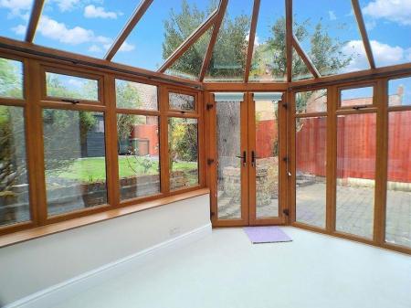 2 bedroom Cottage for sale in Belvoir Road, Bottesford, Nottingham