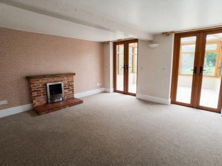 2 bedroom Cottage for sale in Belvoir Road, Bottesford, Nottingham