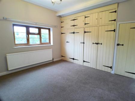 2 bedroom Cottage for sale in Belvoir Road, Bottesford, Nottingham