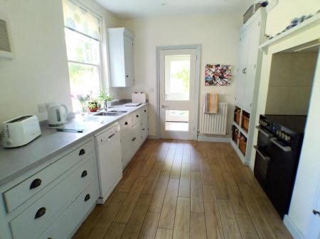 5 bedroom Character Property for sale in Kneeton Road, East Bridgford, Nottingham