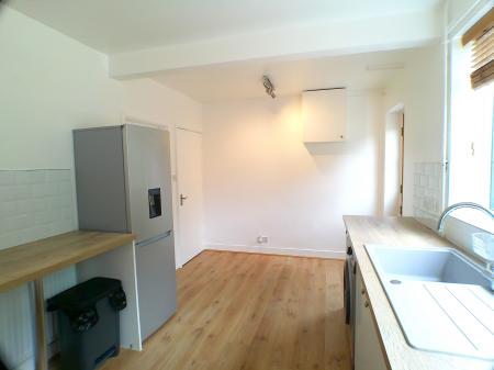 2 bedroom Terraced House to let in Trenchard Close, Newton, NG13