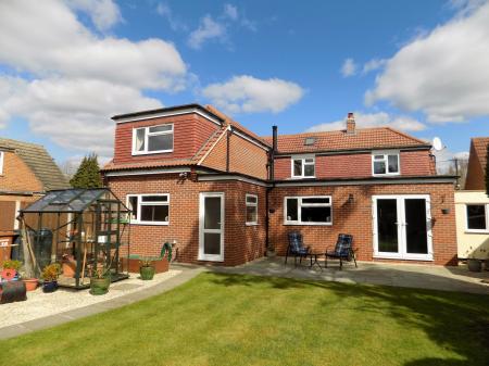 5 bedroom Detached house for sale in Chapel Street, Bottesford, NG13