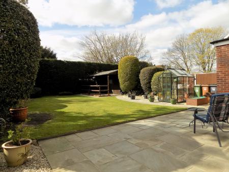 5 bedroom Detached house for sale in Chapel Street, Bottesford, NG13