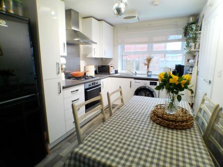 2 bedroom Semi-detached house for sale in Cabourn Drive, Bingham, NG13